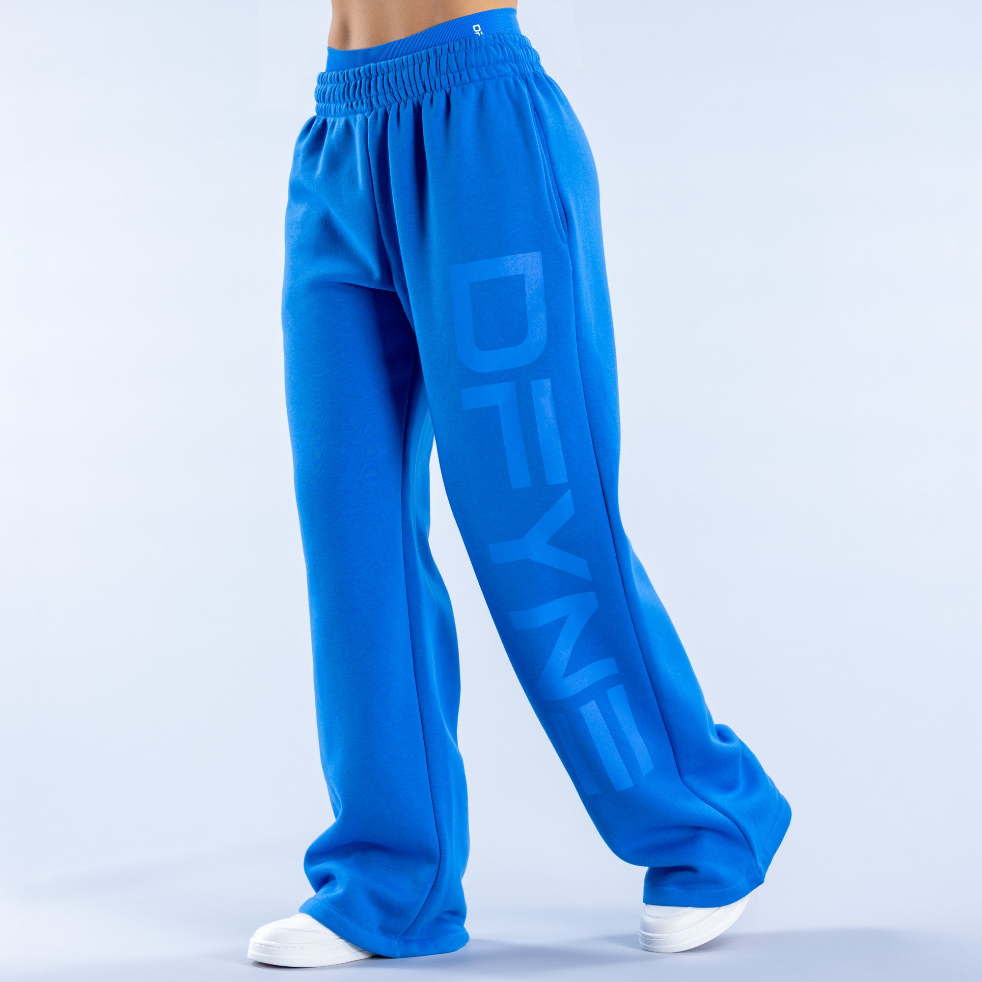 ◎BADBLOOD◎ FFB Heavyweight Super Wide 2 Way Jogger Turquoi BAD BLOOD Billy 2 Way Curved Jogger Trousers - Red – SeoulSeoul