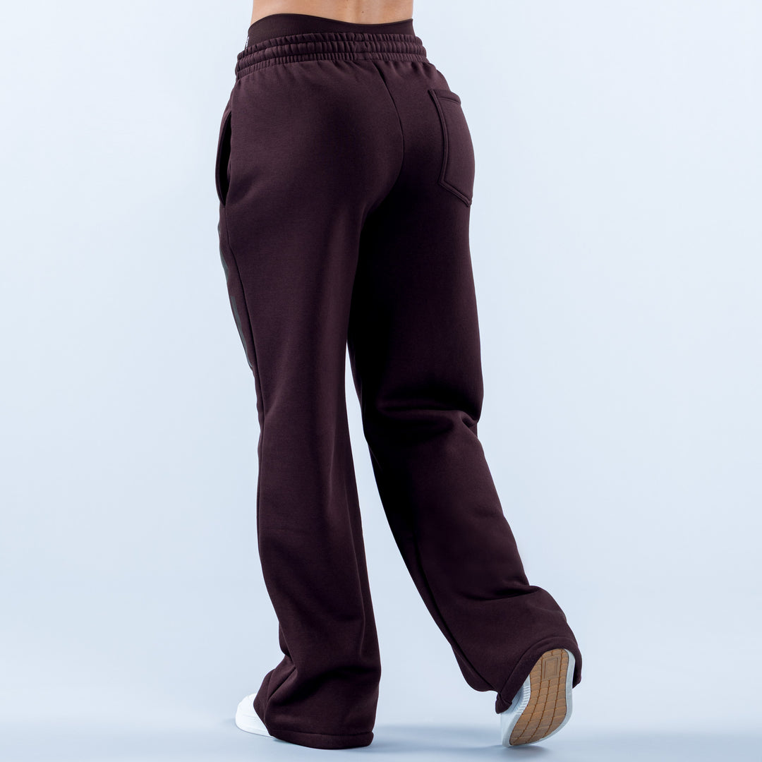 Signature Wide Leg Jogger